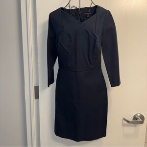 NWT Banana Republic Navy V-Neck Three Quarter Sleeve Sheath Dress